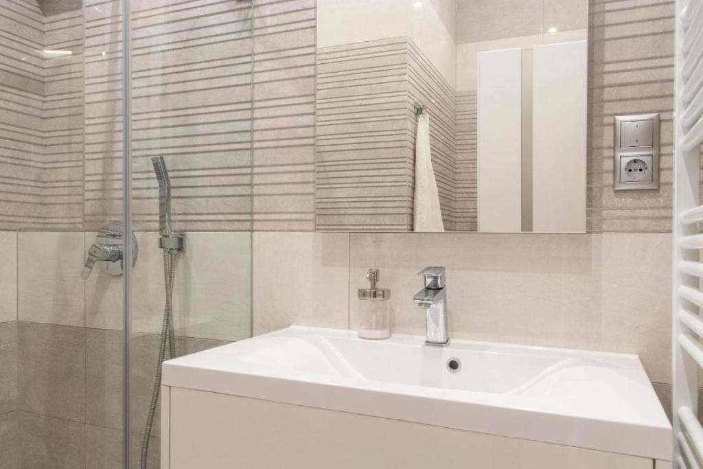 Revay 20 Suites By Corall Budapest Exteriör bild