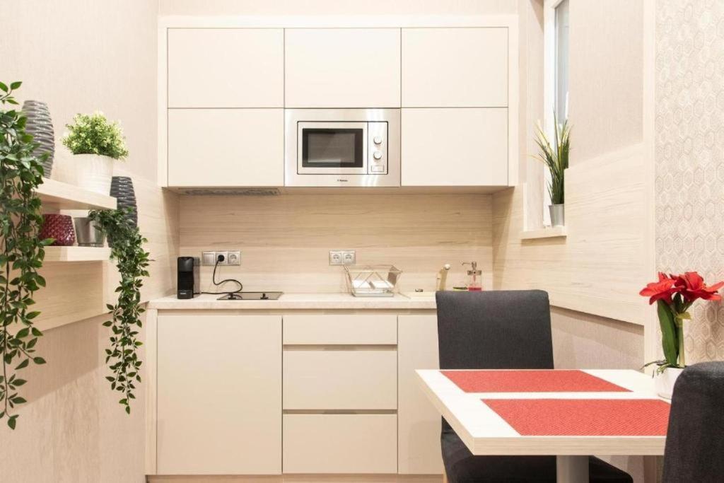 Revay 20 Suites By Corall Budapest Exteriör bild