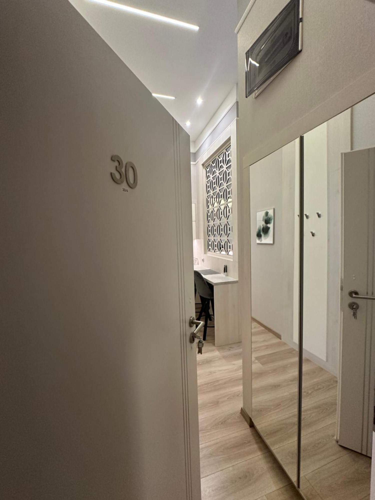 Revay 20 Suites By Corall Budapest Exteriör bild